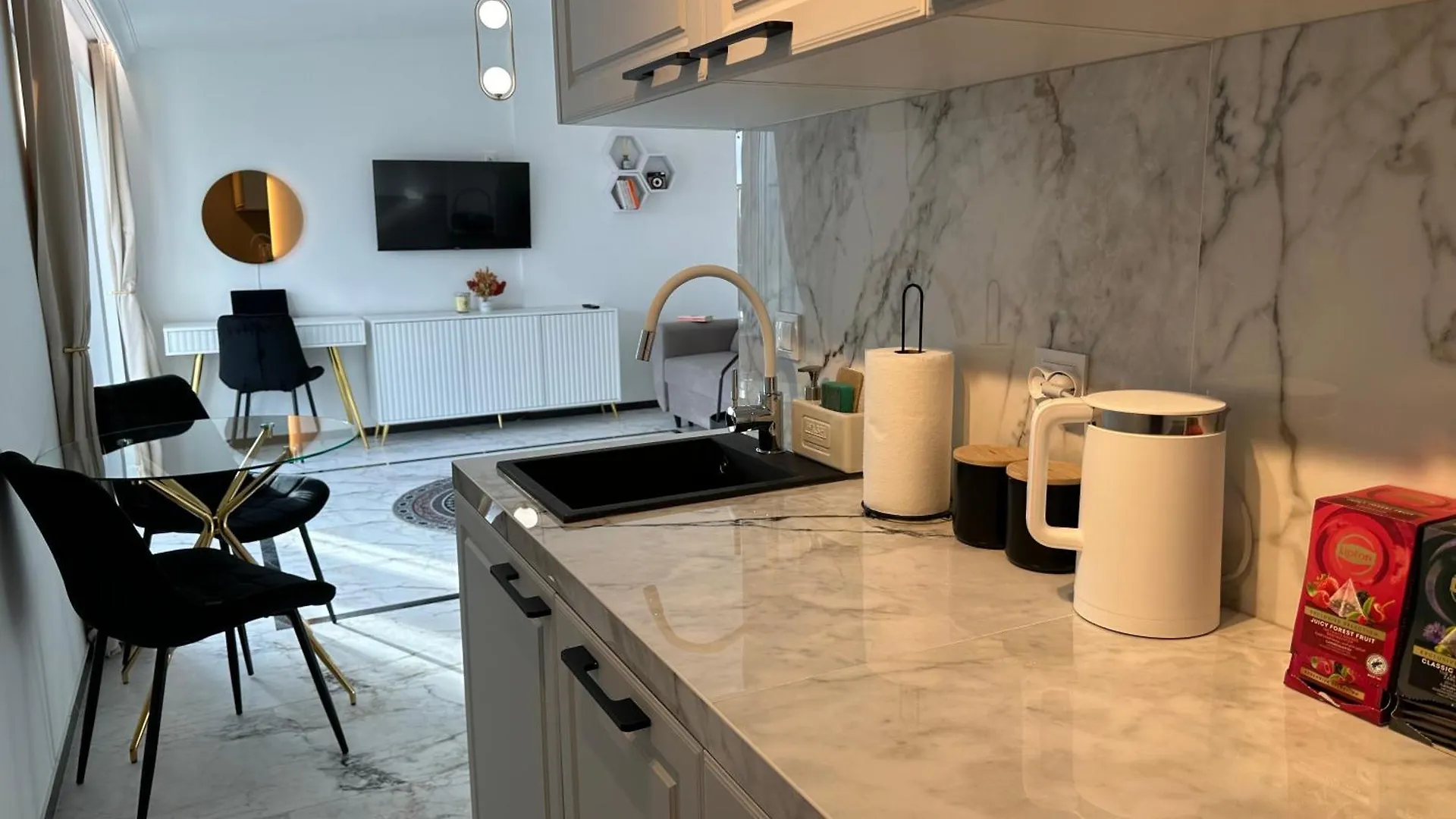 Moveen! Wynajem Apartamentow We Wroclawiu! 10 Minut Od Centrum Poland