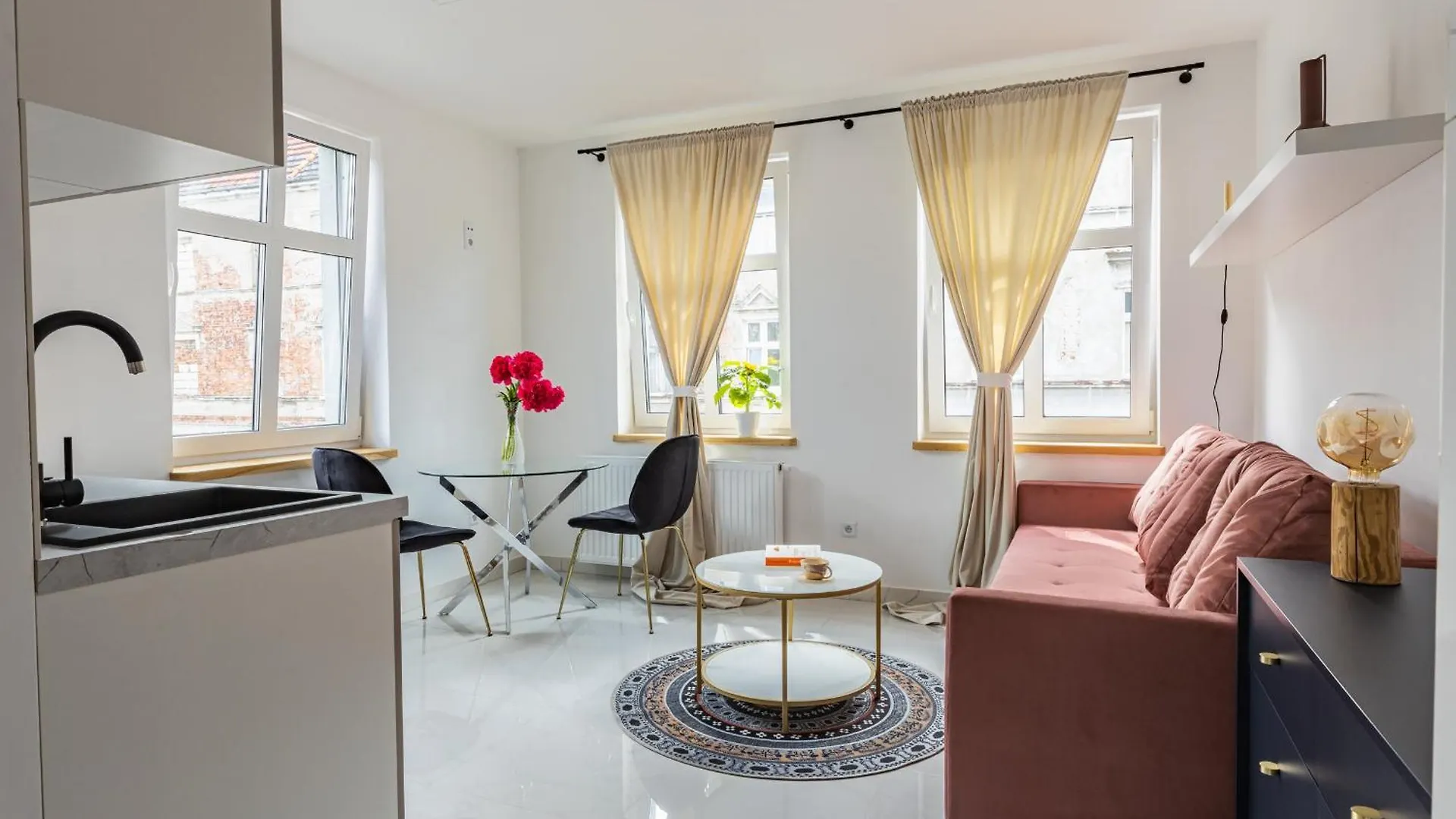 Moveen! Wynajem Apartamentow We Wroclawiu! 10 Minut Od Centrum Apartment Wroclaw