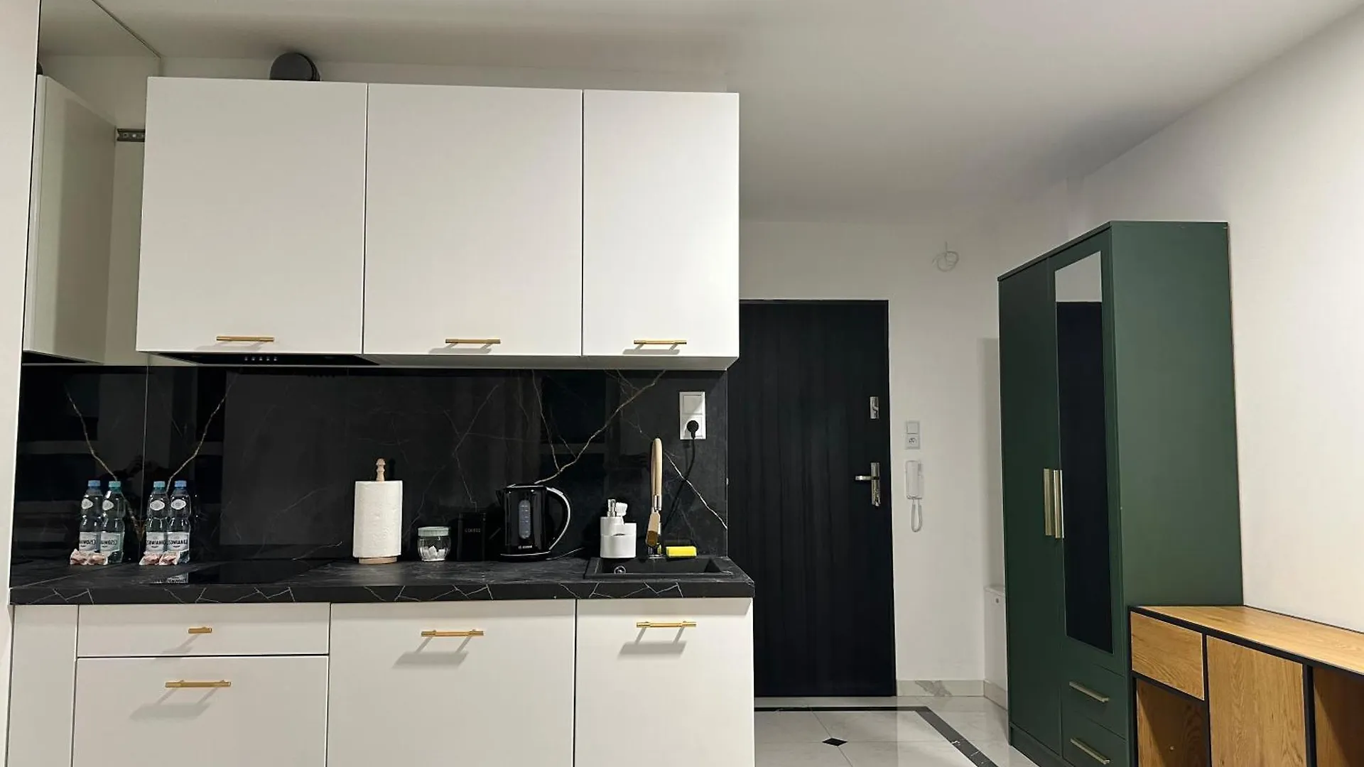 Moveen! Wynajem Apartamentow We Wroclawiu! 10 Minut Od Centrum Apartment