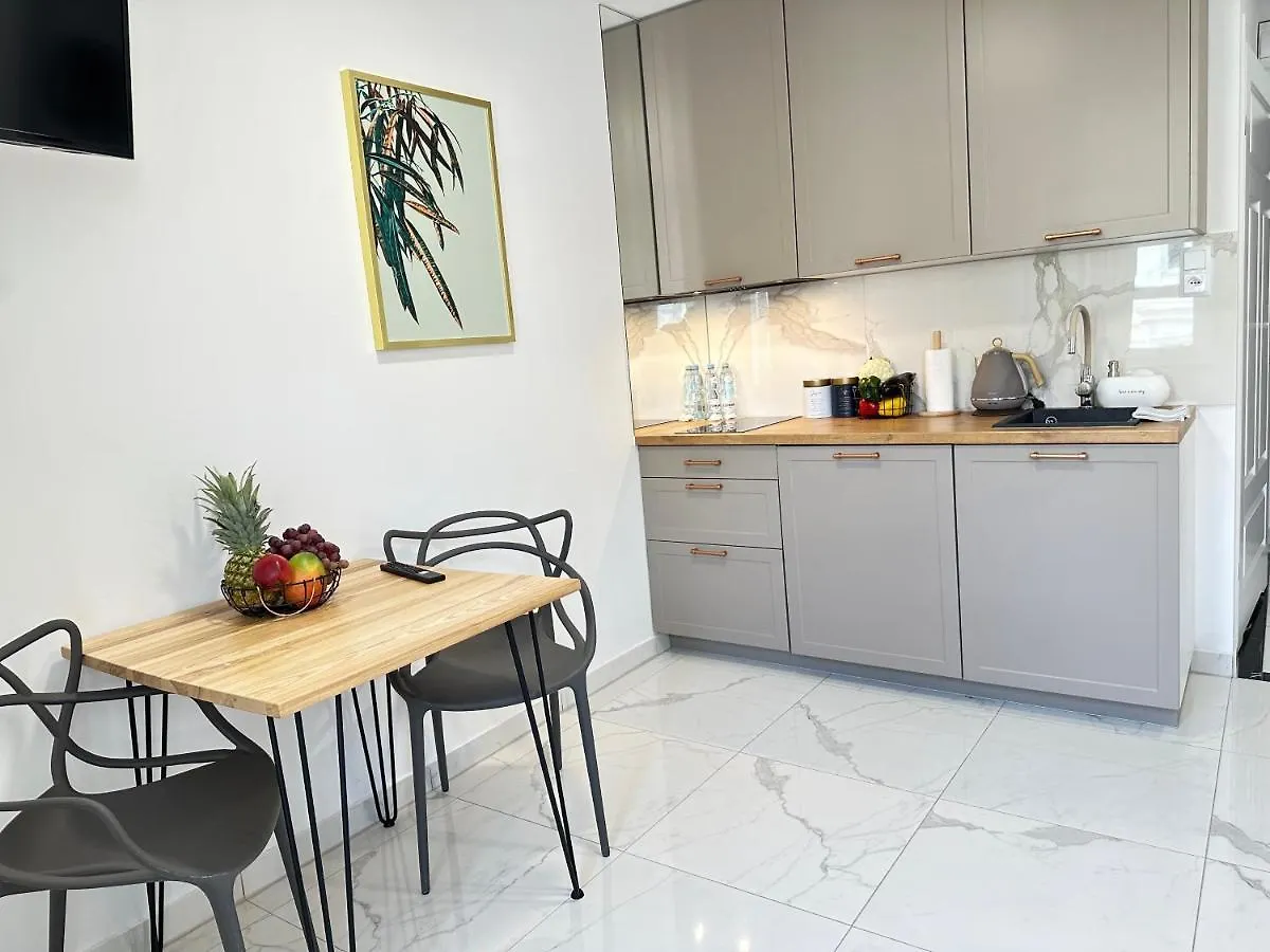Moveen! Wynajem Apartamentow We Wroclawiu! 10 Minut Od Centrum Vratislav