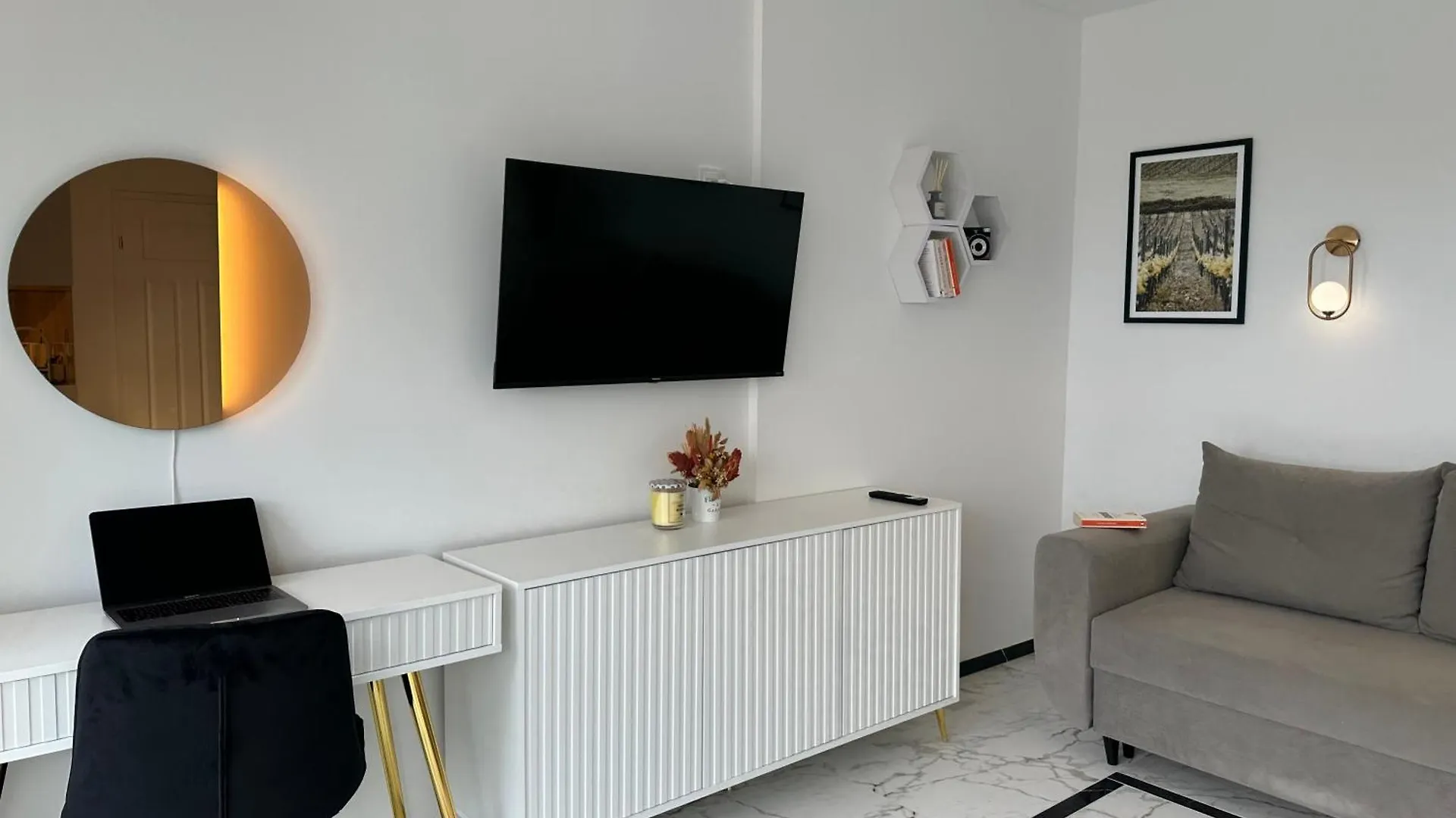 Moveen! Wynajem Apartamentow We Wroclawiu! 10 Minut Od Centrum Vratislav