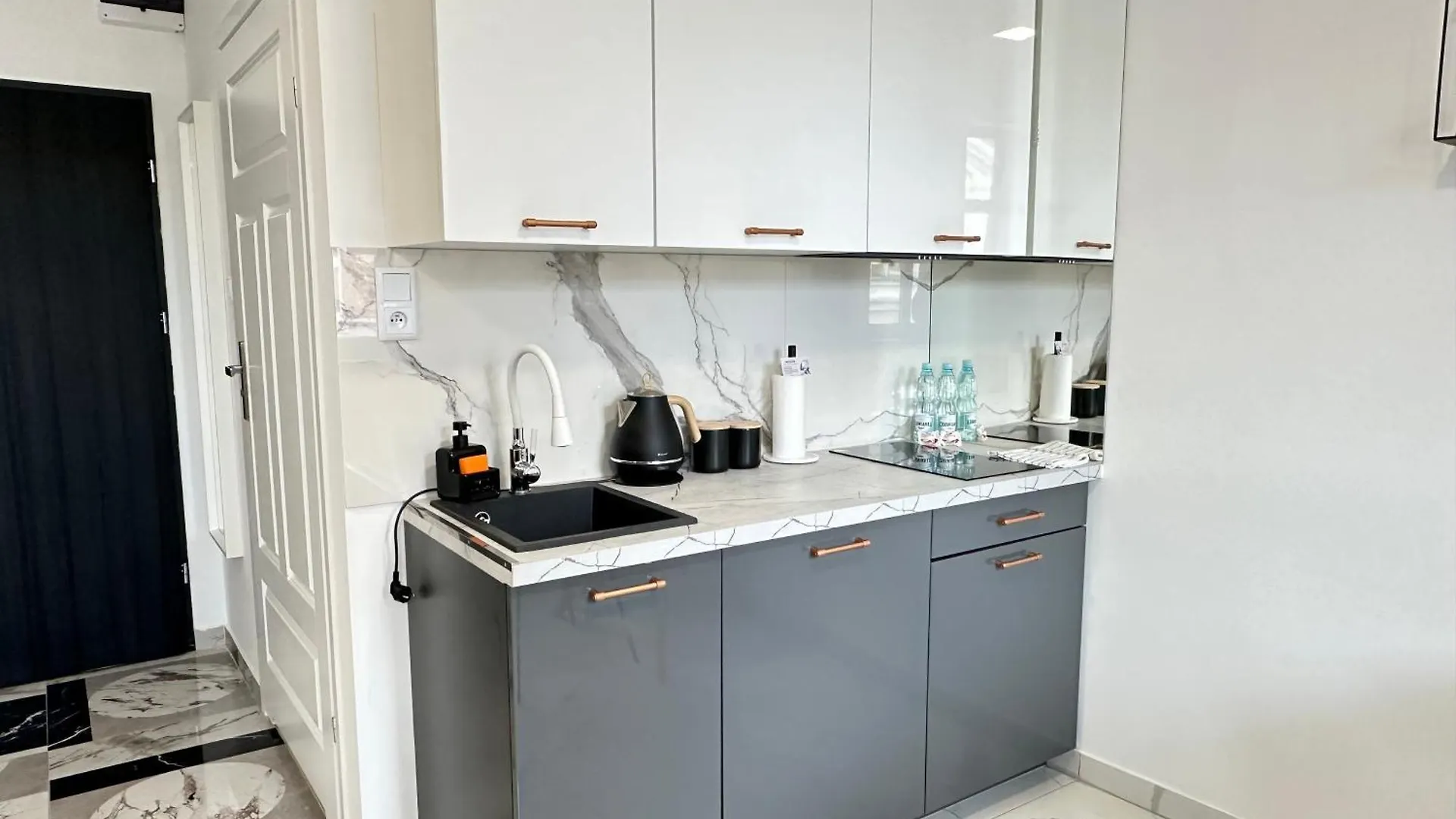 Moveen! Wynajem Apartamentow We Wroclawiu! 10 Minut Od Centrum Vratislav